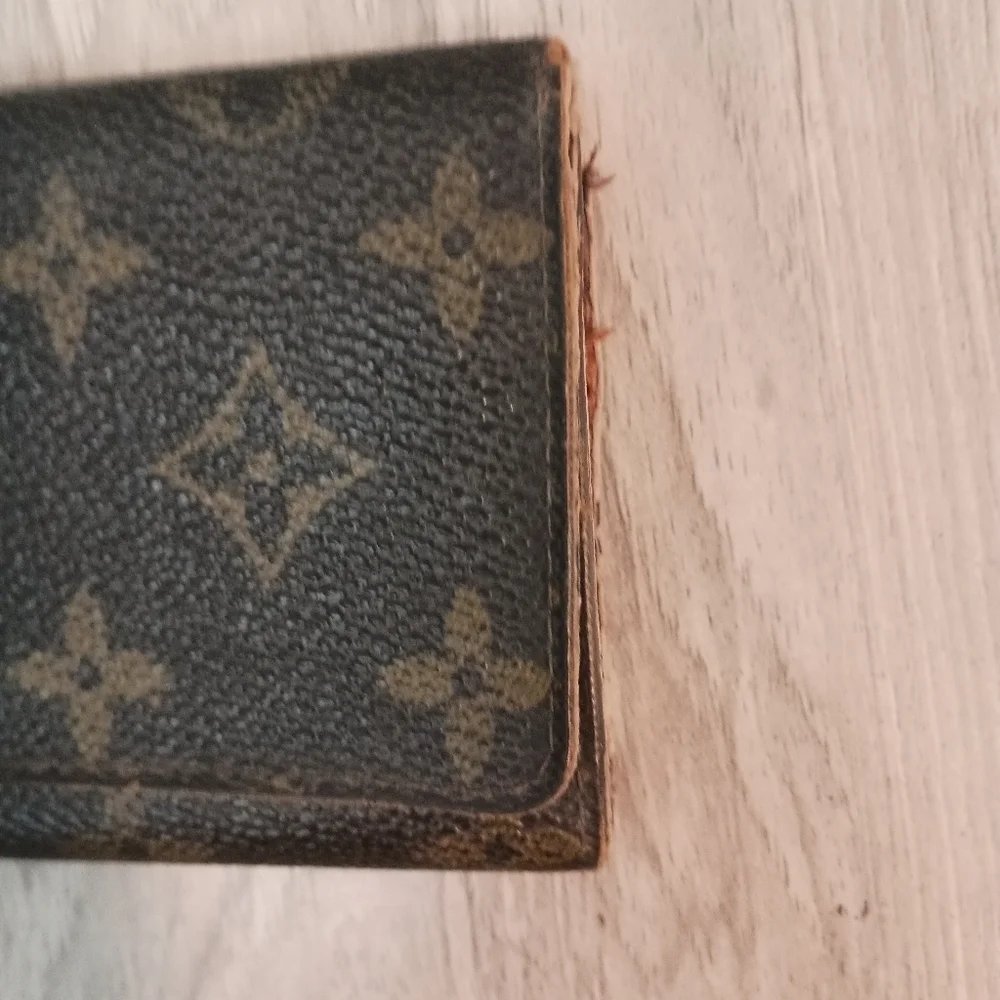 Authentic LOUIS VUITTON Porte Monnaie Tresor Monogram